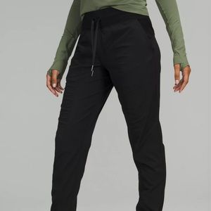 Lulu lemon dance studio jogger 29- size 8 like new Black